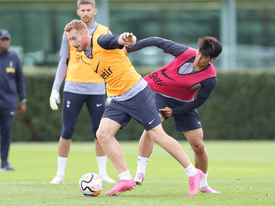 科里纳：正提议世界杯中VAR扩宽应用，复核角球+介入两黄判罚（科里纳：推动世界杯扩大VAR应用，复核角球并介入两黄判罚）