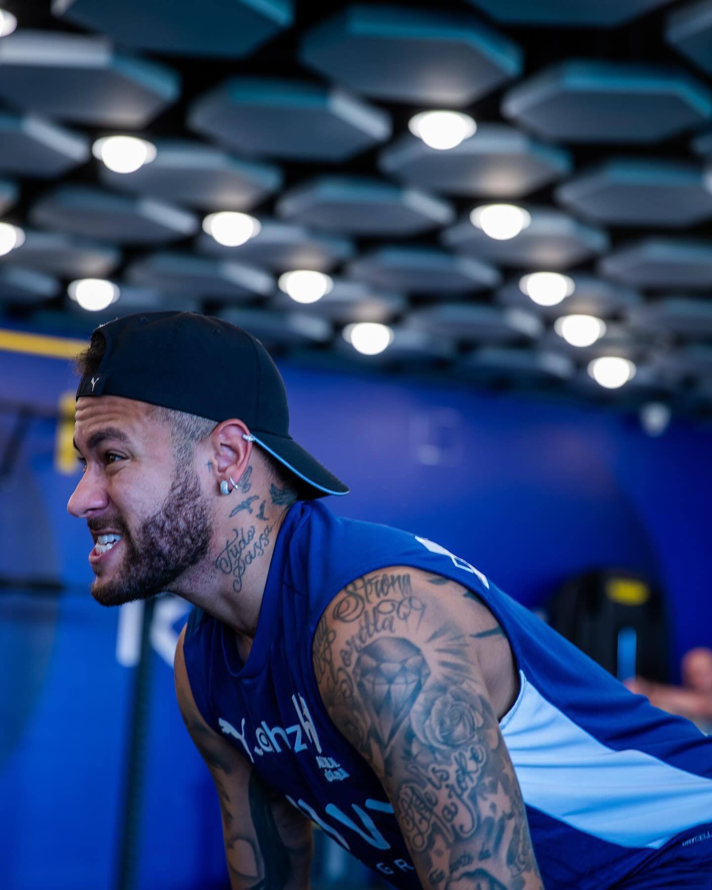 “高价争议”中的2026年世界杯门票，开售首日申购量突破500万（2026世界杯门票陷入高价争议，开售首日申购量超500万）