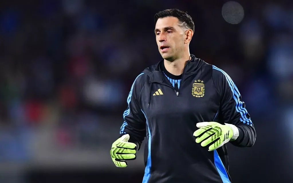 西甲半场：博耶点射破门，阿拉维斯暂1-0皇家社会（西甲半场战报：博耶点球命中，阿拉维斯1-0领先皇家社会）