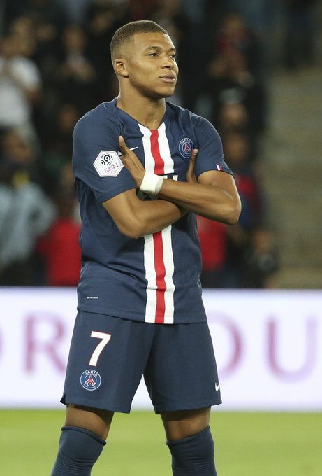 苏超终局之战即将打响，南通队vs泰州队谁能问鼎冠军？苏...（苏超决战在即：南通对阵泰州，谁将加冕冠军？）