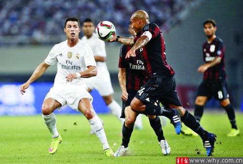 姆巴佩速度制胜 防线全面告急（姆巴佩一骑绝尘，后防线告急）