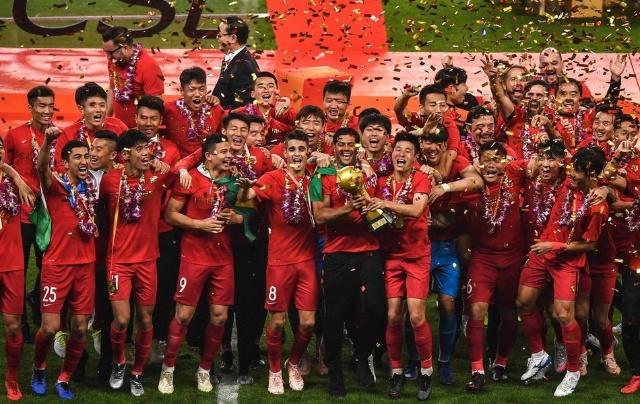 邵佳一独立带队时间不足一年半，此前曾担任国足助教（邵佳一独立执教未满一年半，此前曾任国足助教）