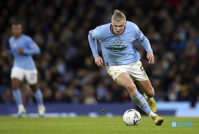 我们的米兰德比进球TOP25（米兰德比25粒经典进球回顾）