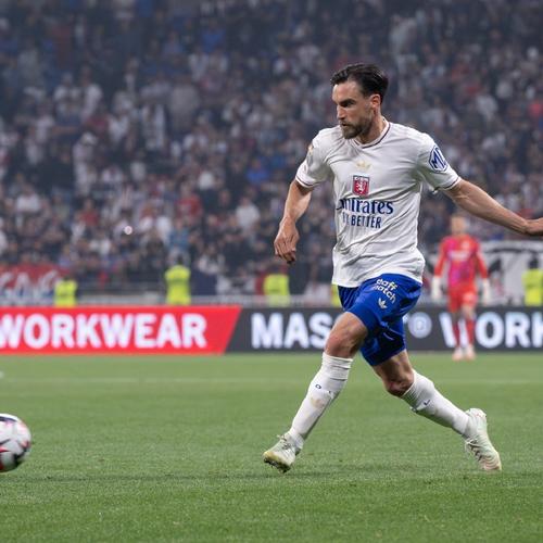 斯基拉：37岁的前葡萄牙国门帕特里西奥正在考虑退役（据斯基拉消息，37岁前葡萄牙国门帕特里西奥正考虑挂靴）